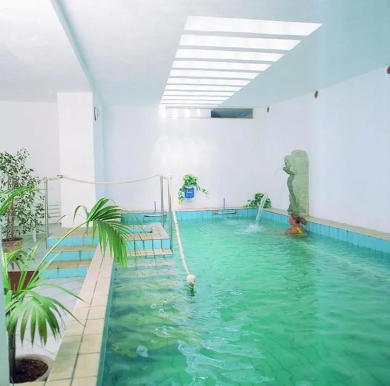 Pool, Cesotta, Naples