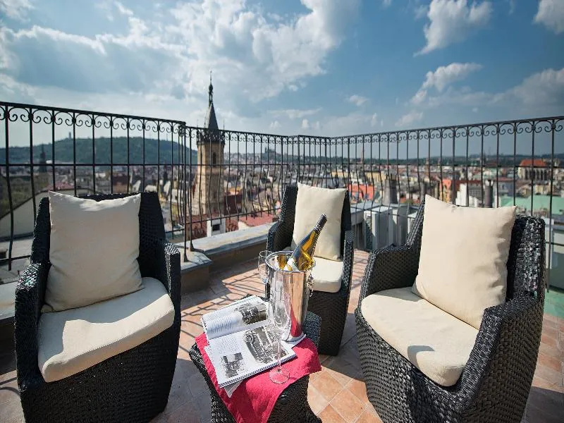 SUITE CITY VIEW Room, Suite Home Prague, Prague