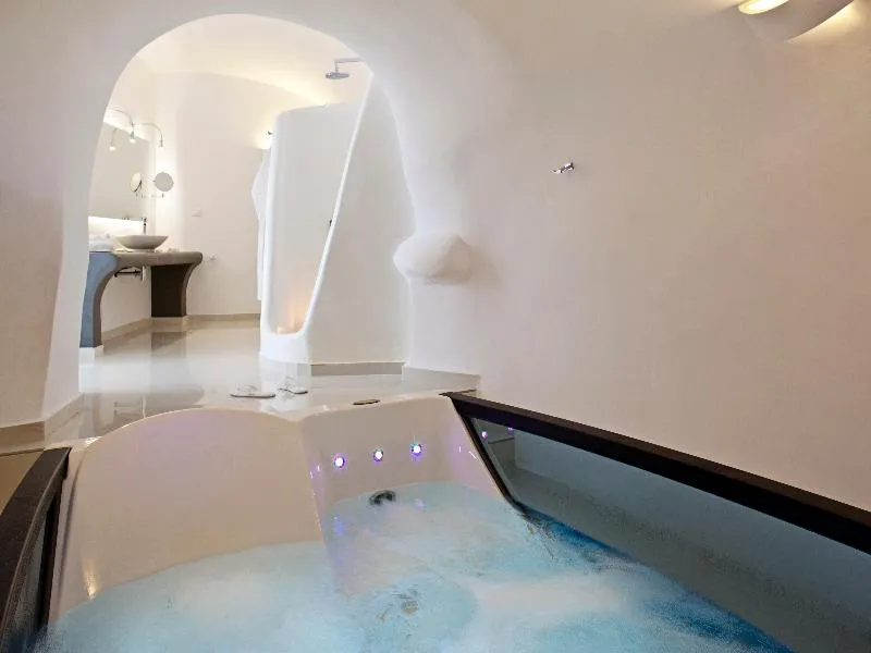 SUITE SUPERIOR SEA VIEW Room, Katikies Chromata Santorini - The Leading Hotels, Santorini