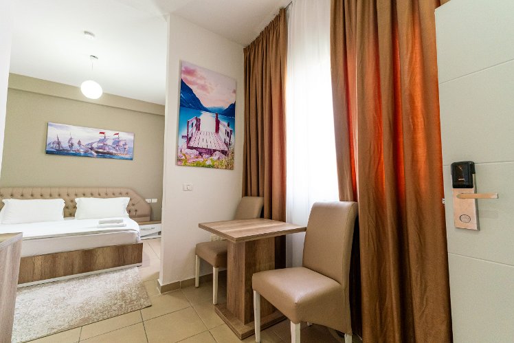 Prince Hotel, Kavaje