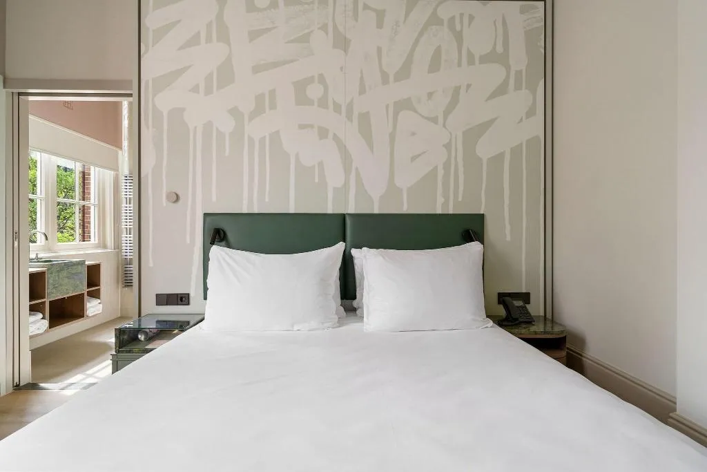DOUBLE DELUXE QUEEN BED Room, College Hotel Amsterdam, Autograph Collection, Amsterdam