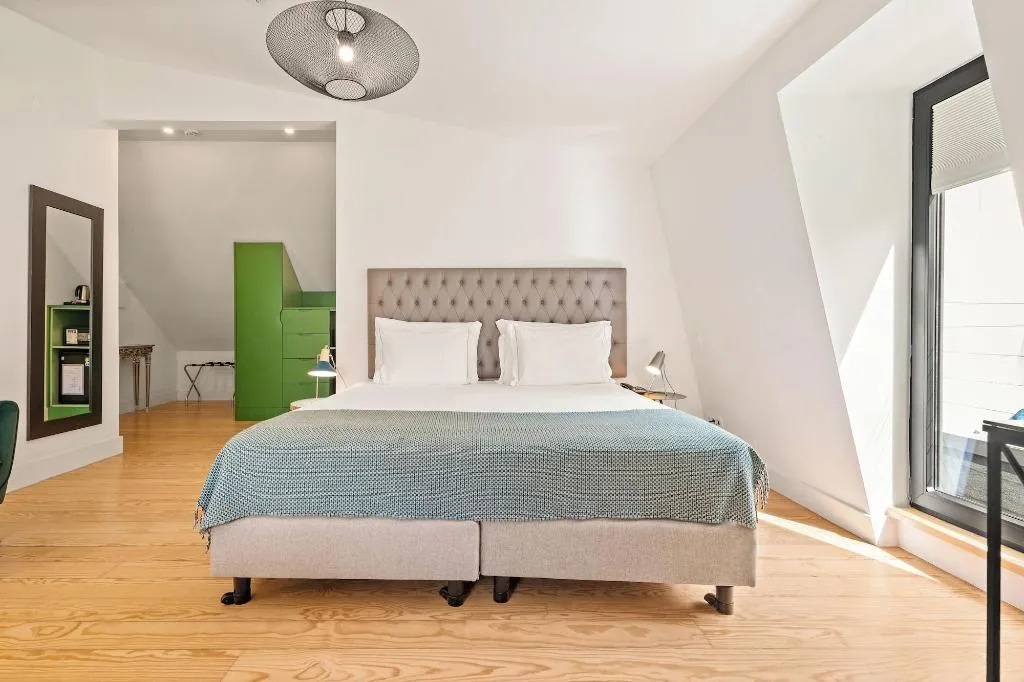 Room, Jardim Da Lapa By Shiadu, Lisbon