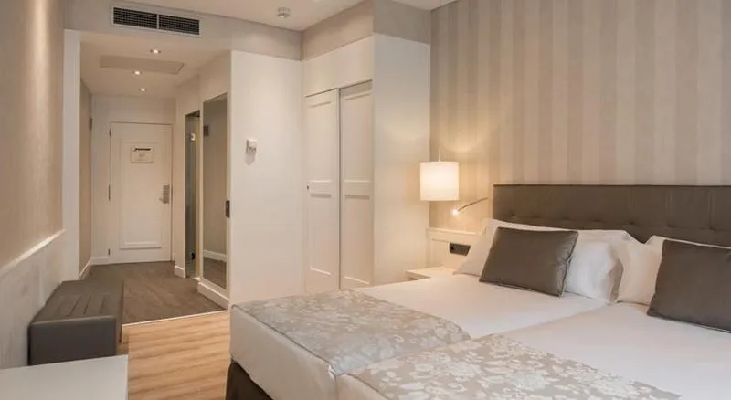 Room, Catalonia Puerta del Sol, Madrid