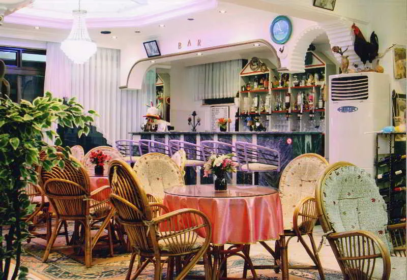 Bar, Evren, Bodrum