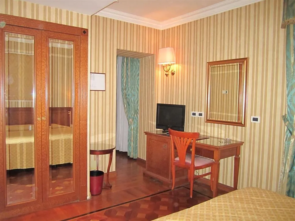 TRIPLE STANDARD Room, The Major Hotel, Rome