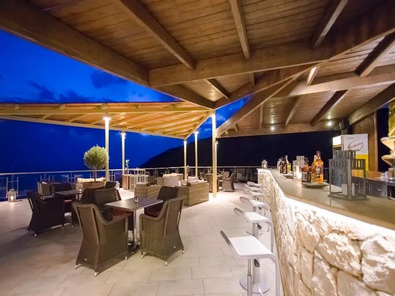 Bar, Petani Bay, Kefallinia