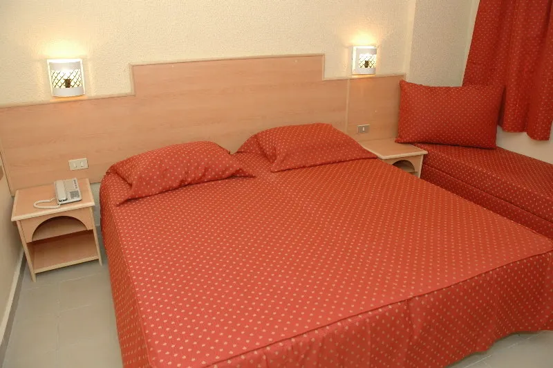 DOUBLE STANDARD Room, La Couronne, Tunisia