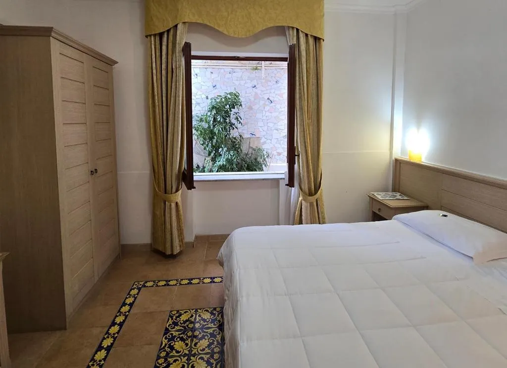 DOUBLE INNER Room, Il Nido, Naples