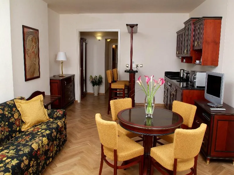APARTMENT STANDARD Room, Elysee Hotel Prague, Prague