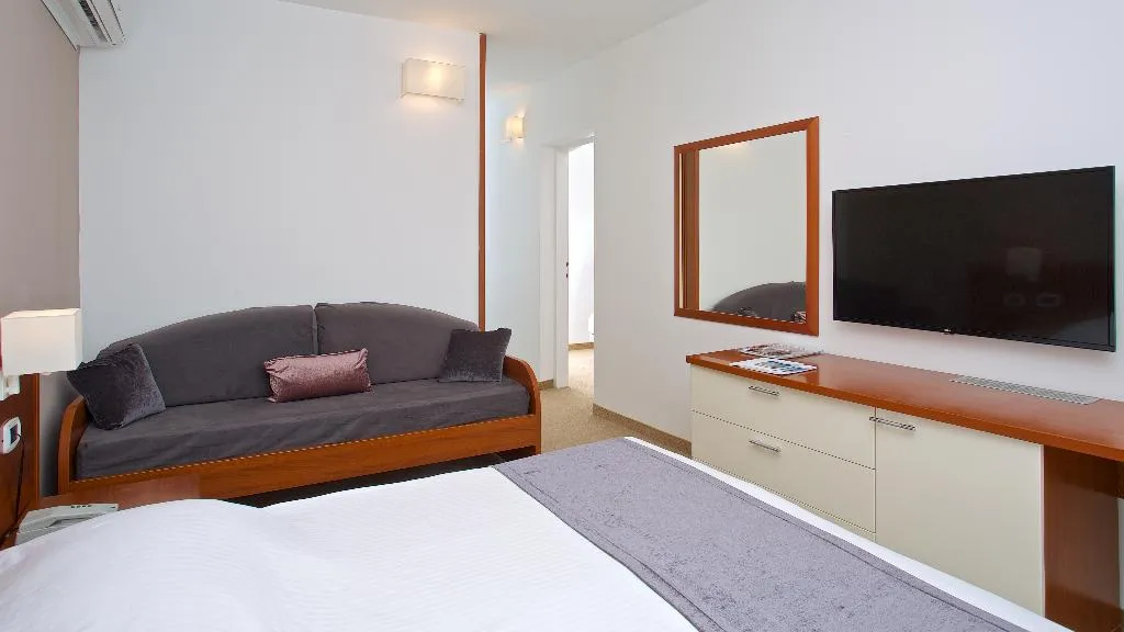 FAMILY ROOM SIDE SEA VIEW Room, Arena Hotel Holiday, Istria