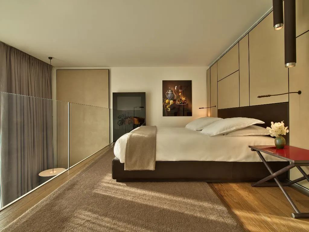 JUNIOR SUITE GRAND Room, Mandarin Oriental Conservatorium, Amsterdam, Amsterdam