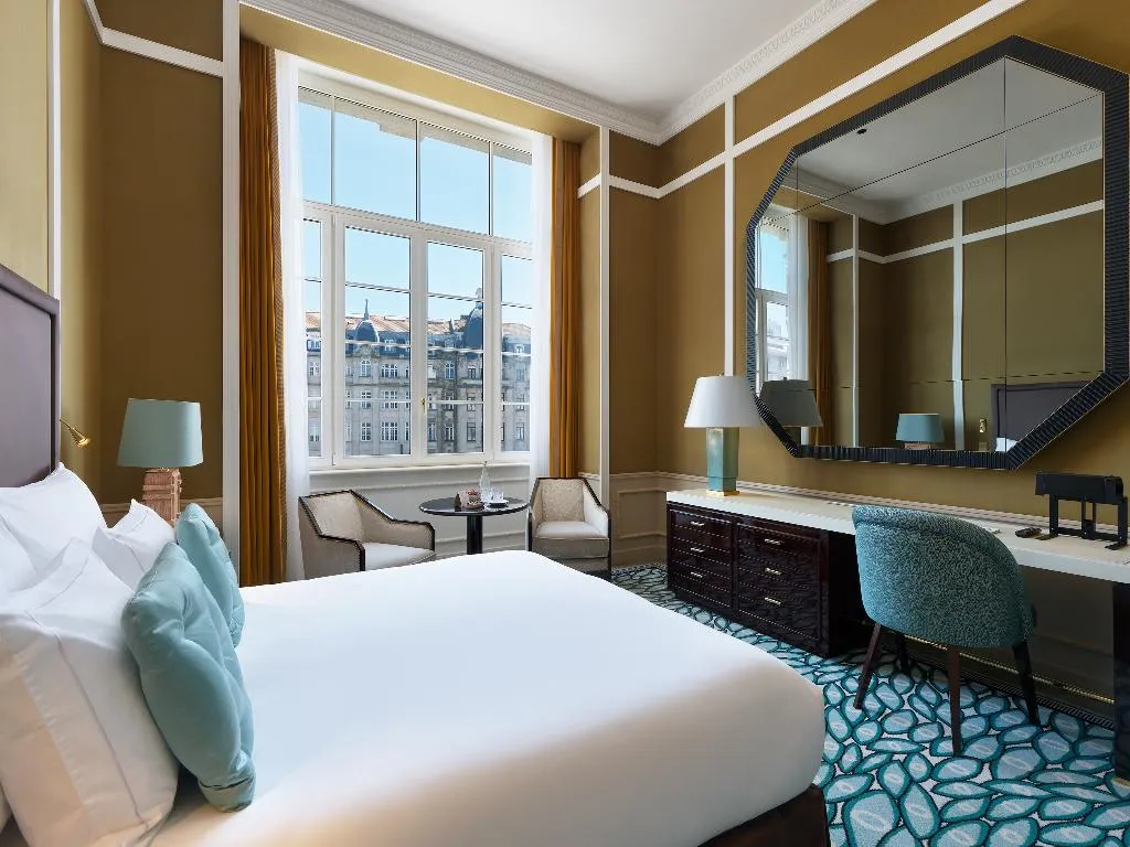 Double or Twin DELUXE WITH VIEWS Room, The One Monumental Palace, Porto