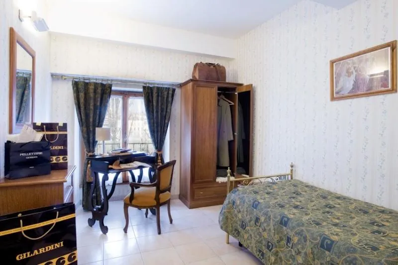 SINGLE COMFORT Room, Silla, Florence