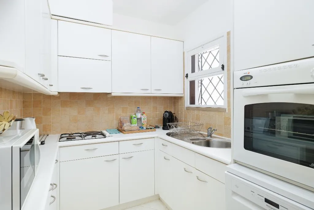 TOWNHOME THREE BEDROOMS TWO BATHROOMS Room, Vale Do Lobo Resort, Algarve