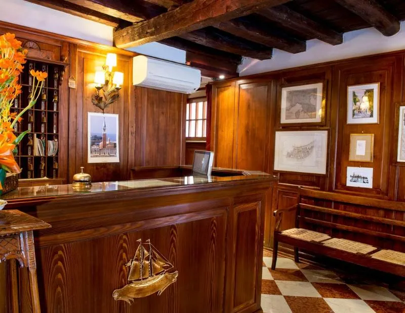 Lobby, Agli Alboretti, Venice