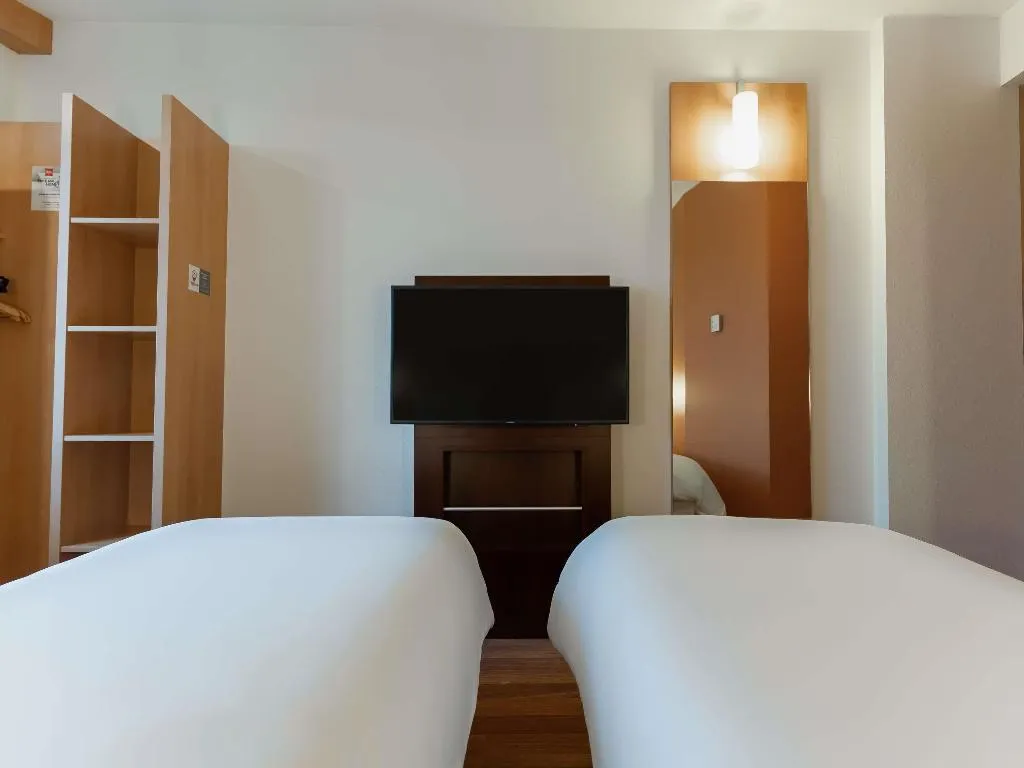 TWIN STANDARD Room, ibis Barcelona Mollet, Barcelona
