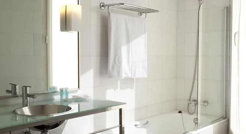 DOUBLE STANDARD Room, Quatro Puerta del Sol, Madrid