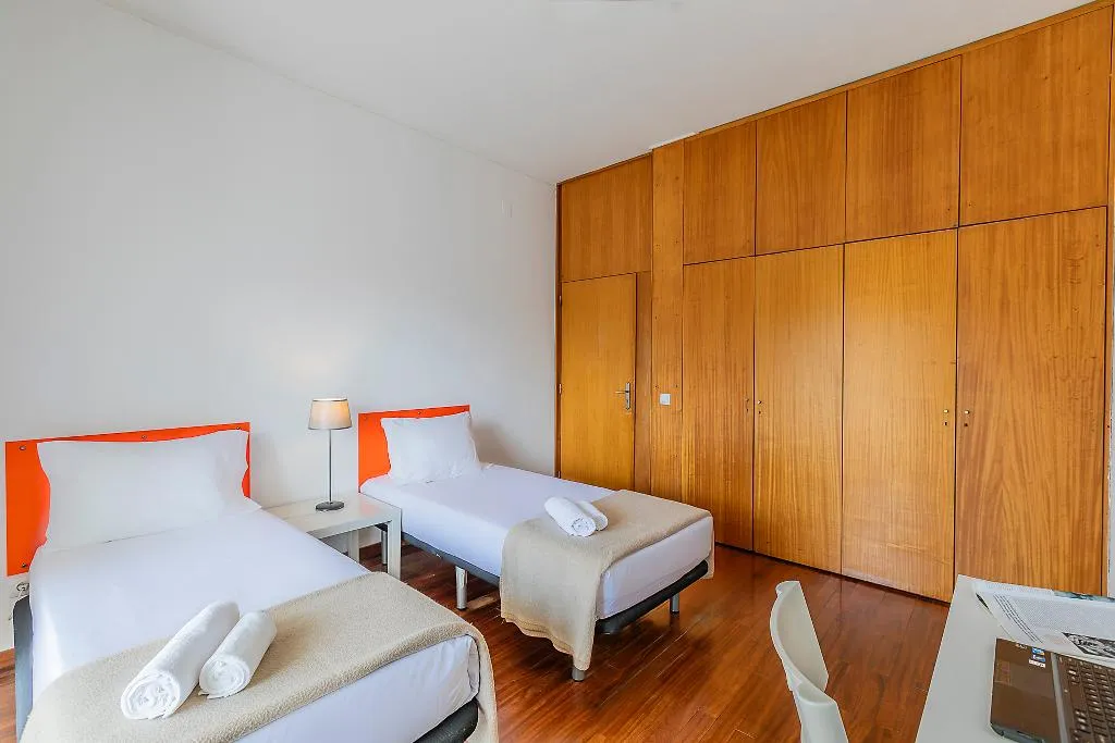 TWIN WITH SHARED BATHROOM Room, HI Porto - Youth Hostel, Porto