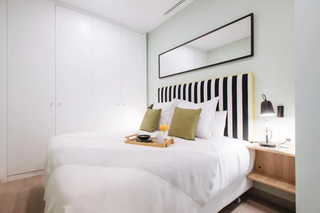 APARTMENT CAPACITY 5 TWO BEDROOMS Room, Sercotel Sevilla Guadalquivir Suites, Seville