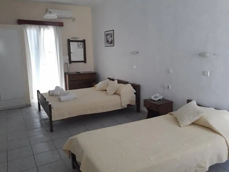 TRIPLE STANDARD Room, Gardenia, Santorini