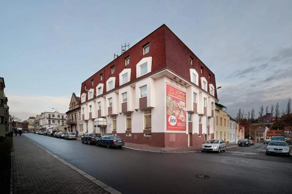 DOUBLE SUPERIOR Room, Henrietta Hotel, Prague