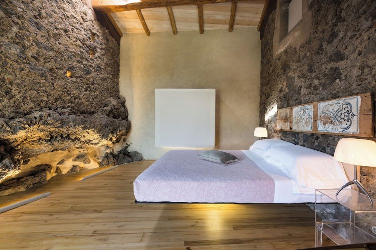 Monaci delle Terre Nere, Palermo