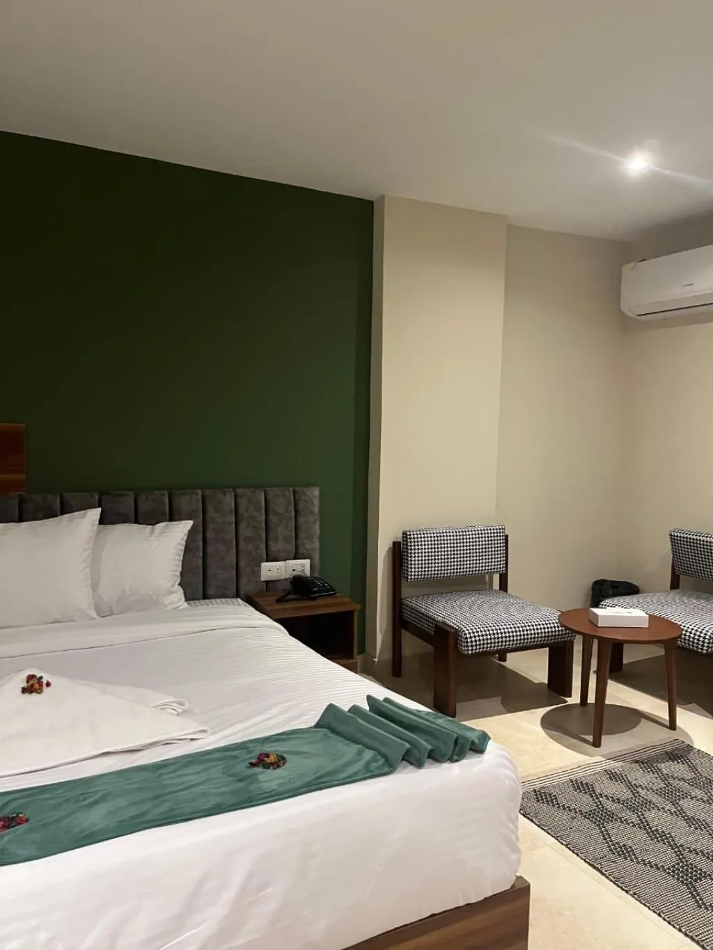 Room, The Nomad Pyramids Boutique Hotel, Cairo