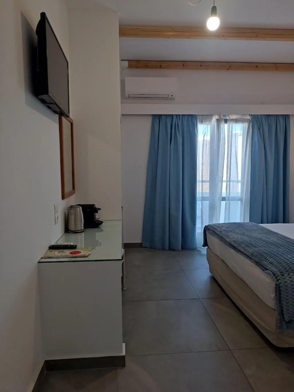 Room, Ifestia, Santorini