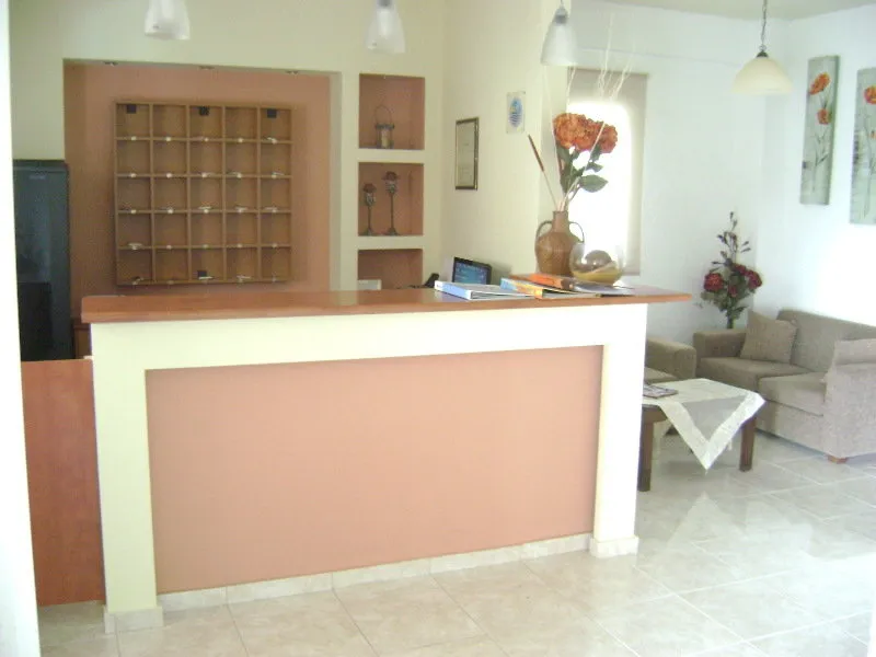 Lobby, Australia, Crete