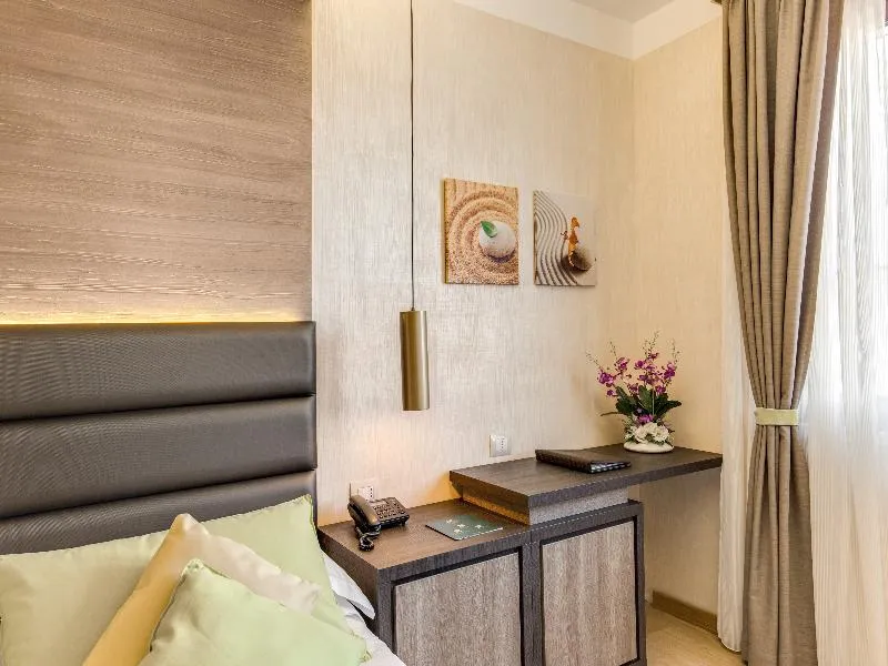 Room, WarmtHotel, Rome