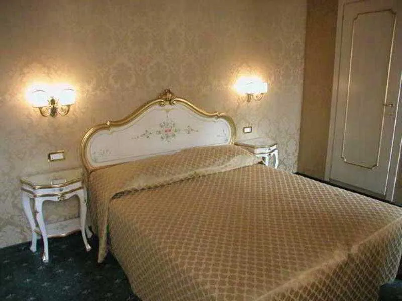 Room, Locanda Correr, Venice