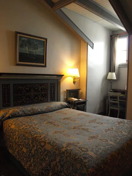 DOUBLE STANDARD Room, Palacio de Velada, Madrid
