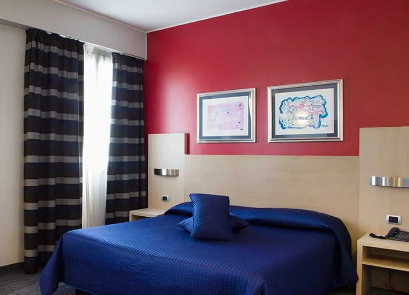 Room, Sporting Cologno, Milan