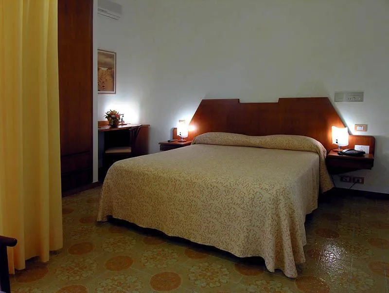 DOUBLE SUPERIOR Room, Hotel San Pietro, Naples