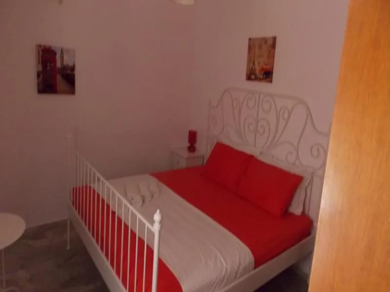 Room, Nine Muses, Crete
