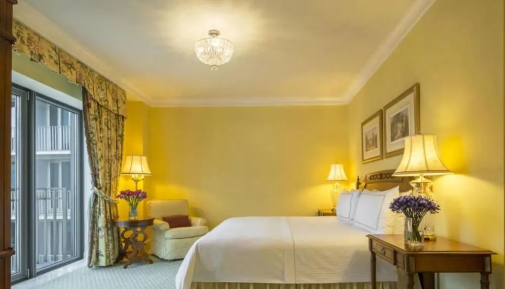SUITE KING SIZE BED Room, Regent Berlin, Berlin