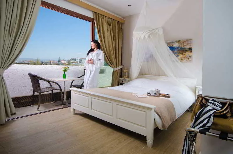 Room, Georgia's Garden, Crete