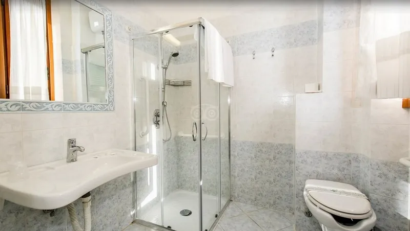 TRIPLE STANDARD Room, Leopolda Hotel, Florence