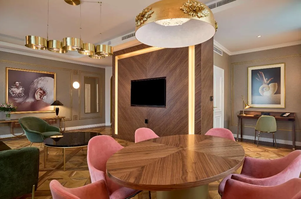 SUITE STANDARD Room, Hotel Saski Krakow, Curio collection by Hilton, Krakow