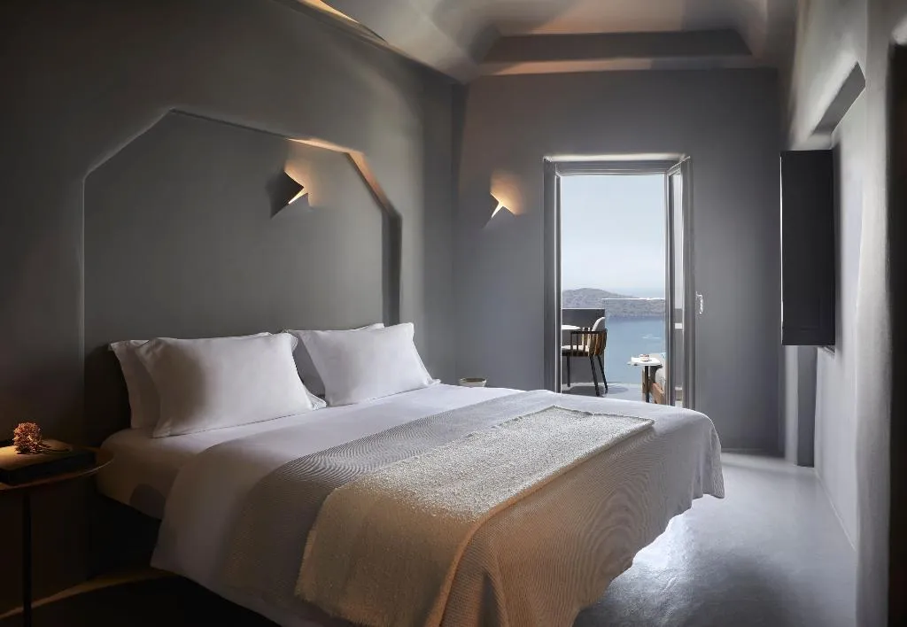 SUITE HONEYMOON Room, Kivotos Santorini, Santorini