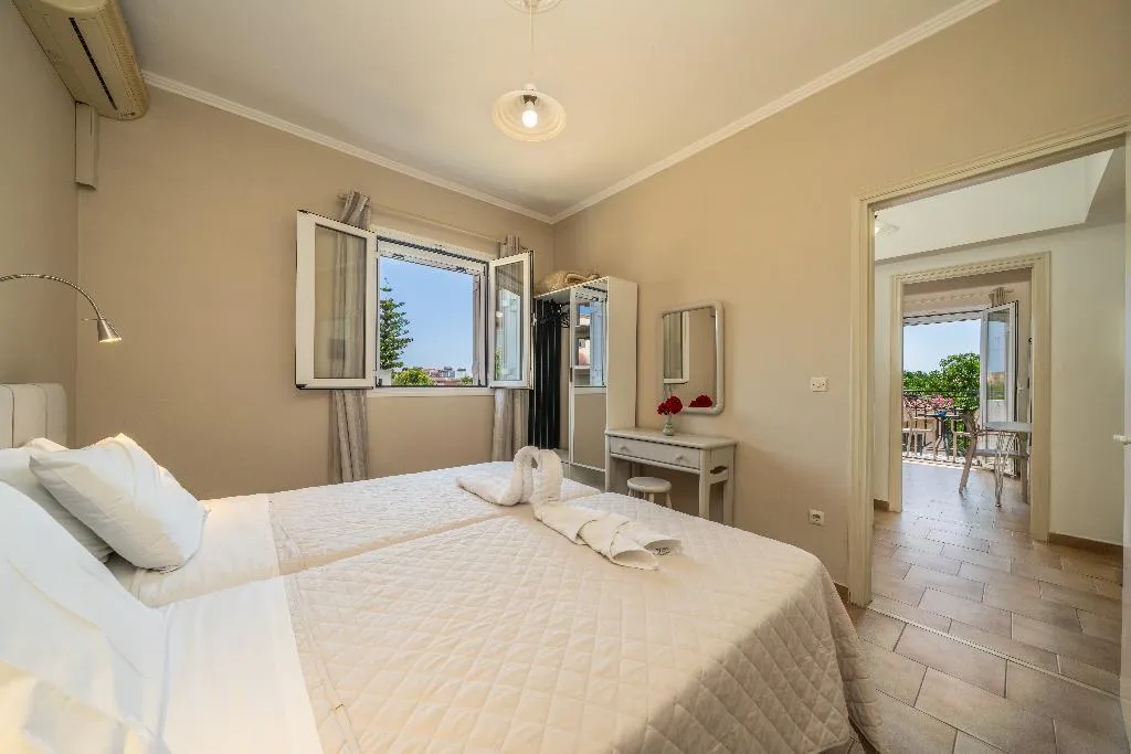 APARTMENT SEA VIEW TWO BEDROOMS Room, Dionysios Studios & Apartments, Kefallinia
