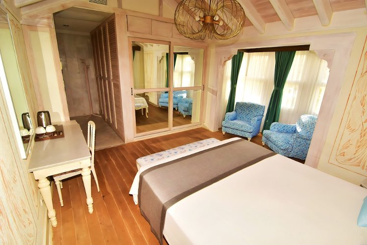 On Oda Otel, Izmir