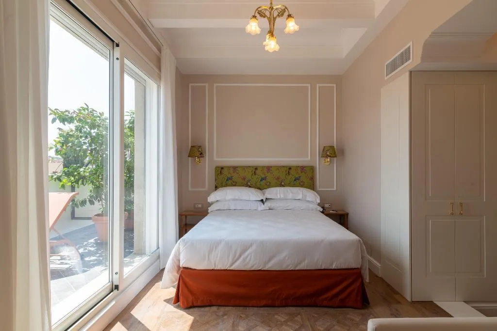 JUNIOR SUITE QUEEN SIZE BED Room, Best Western Hotel Rivoli, Rome