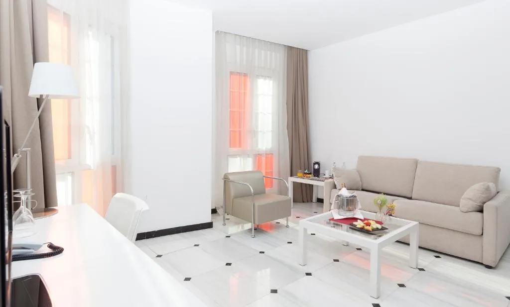 JUNIOR SUITE STANDARD Room, URH Ciutat de Mataró, Barcelona