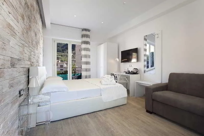 SUITE TWO DOUBLE BEDS Room, Vhome, Naples