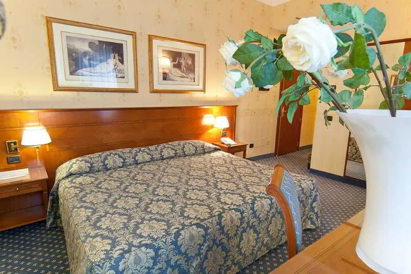 Room, Windsor, Milan
