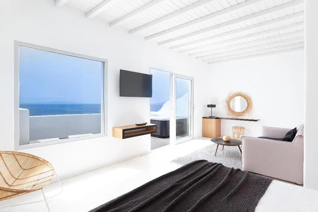 SUITE WITH JACUZZI Room, Kouros Hotel & Suites, Mykonos