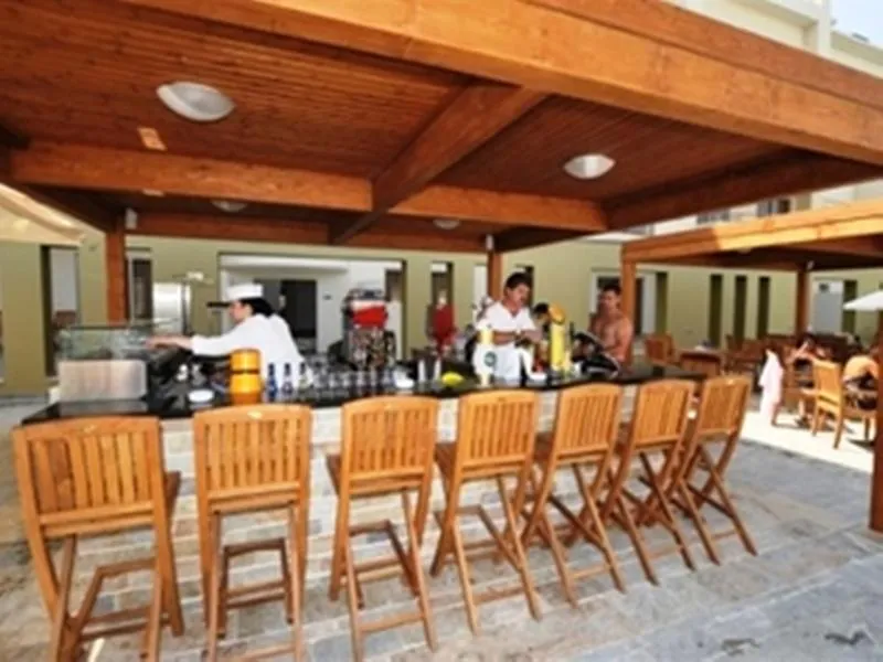 Bar, Capital Coast Resort and Spa, Cyprus