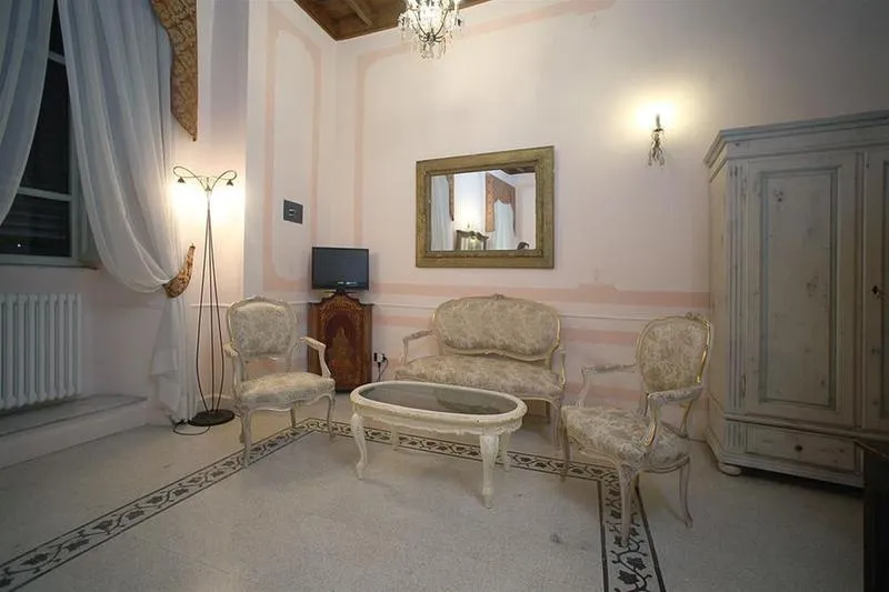 General view, La Maison dell'Orologio, Rome