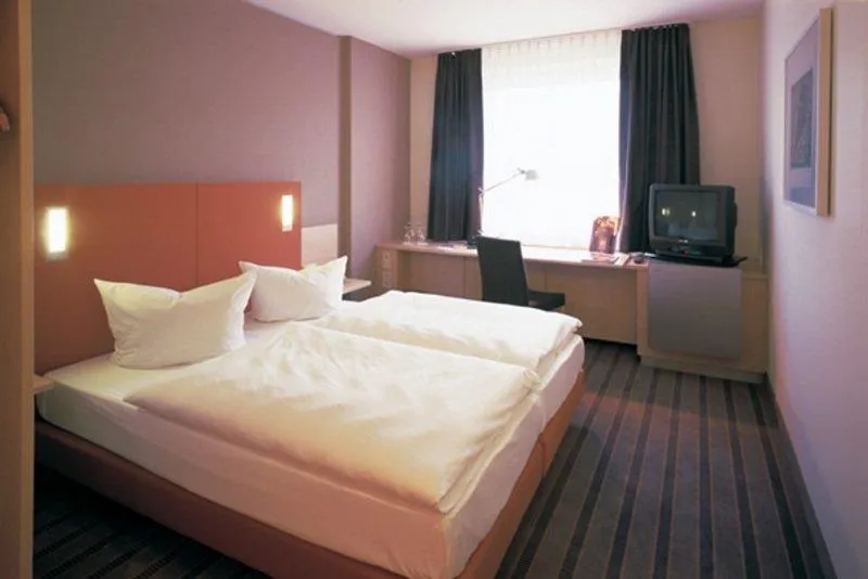 DOUBLE STANDARD Room, Essential by Dorint Berlin-Adlershof, Berlin